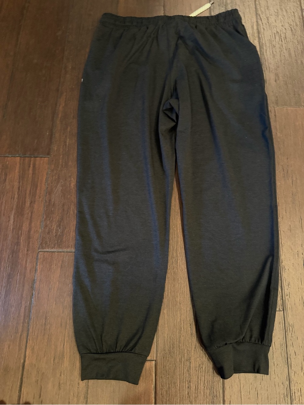 NWOT- Brand new, never worn Vuori Charcoal Heather Performance Joggers - Picture 7 of 12